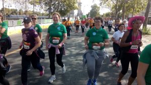 Bea and Andy running in La Parisienne